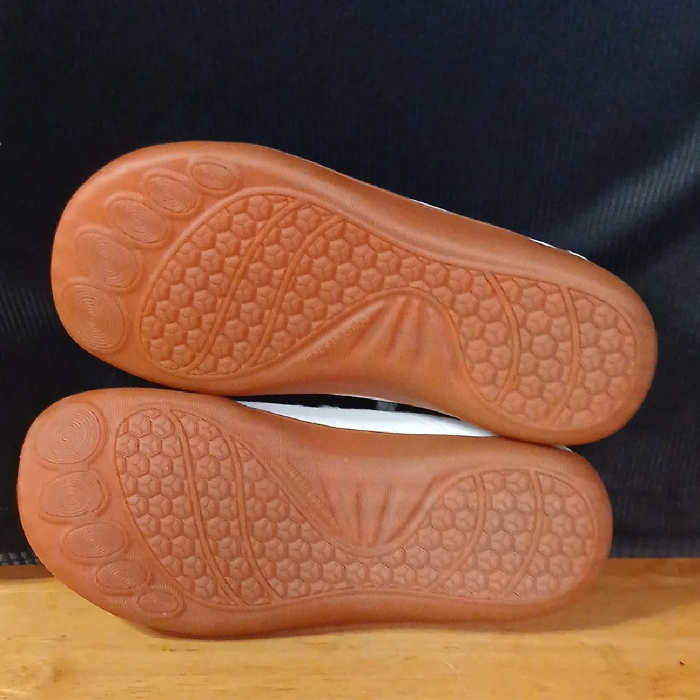 Relaxfeet White Sneakers with Gum Soles.